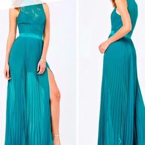 GORGEOUS SEXY LONG EMERALD GREEN BEBE DRESS WITH 2 SLITS ON EACH SIDE